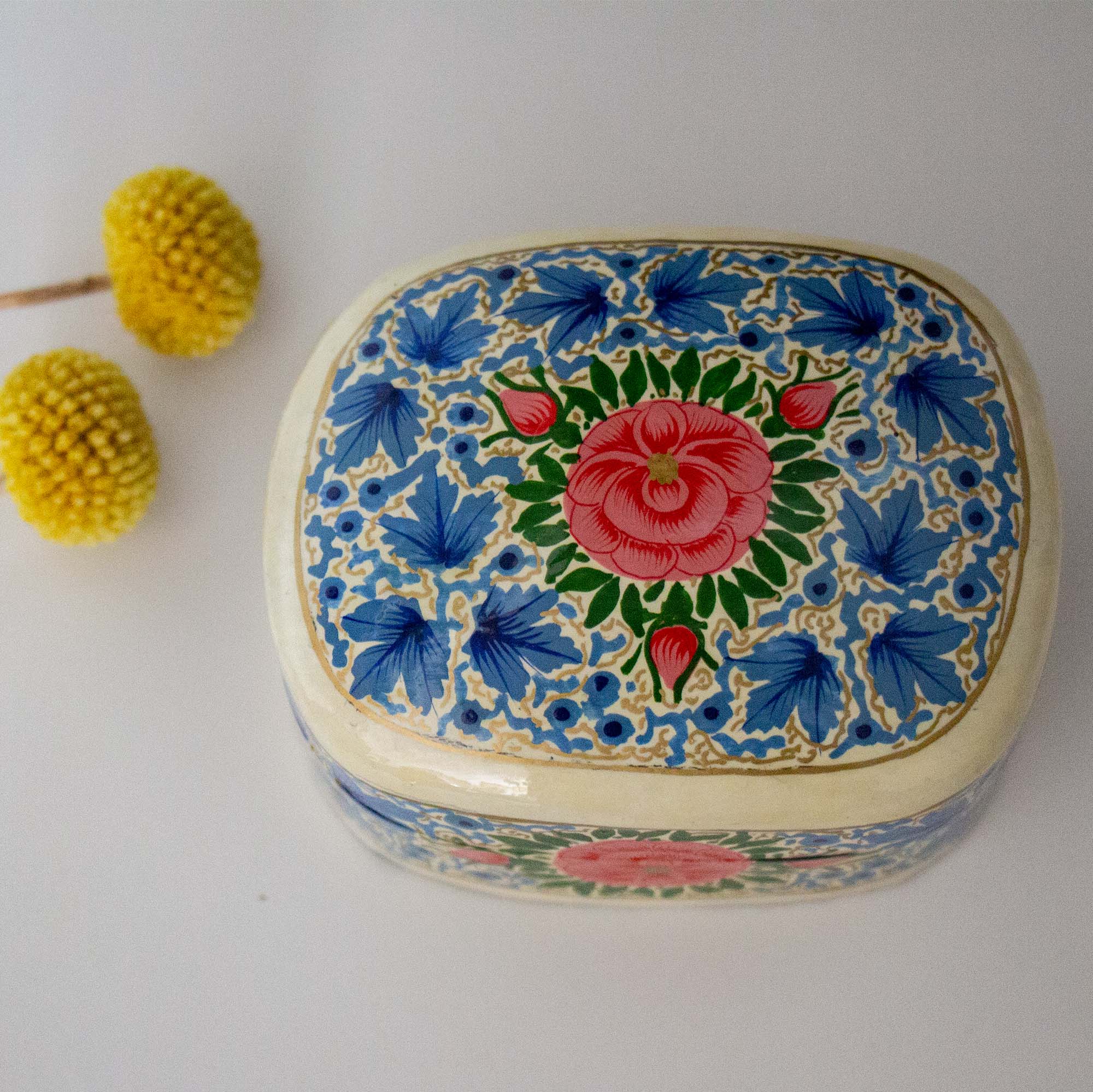 Global Crafts – wholesale Prydnadslåda – Handmålad kashmirisk träask, blå med pion1