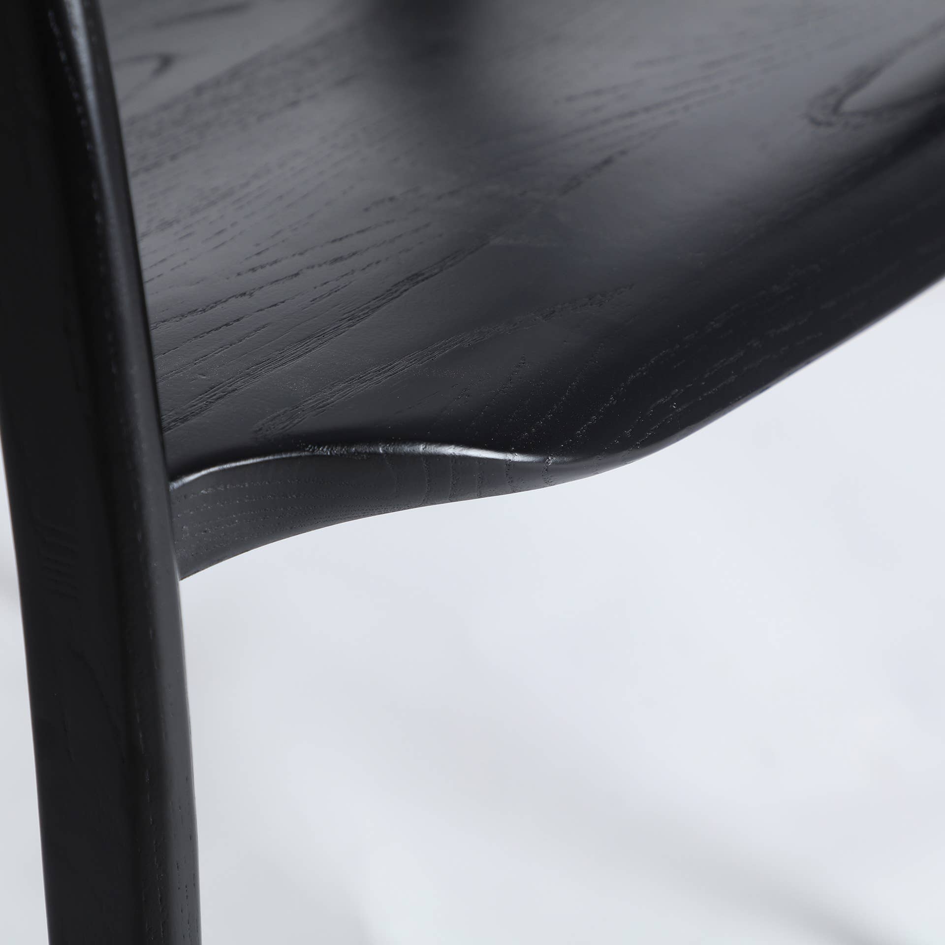 Kodu - Wholesale Chair - Black elm wood chair measuring 42x47x77cm5