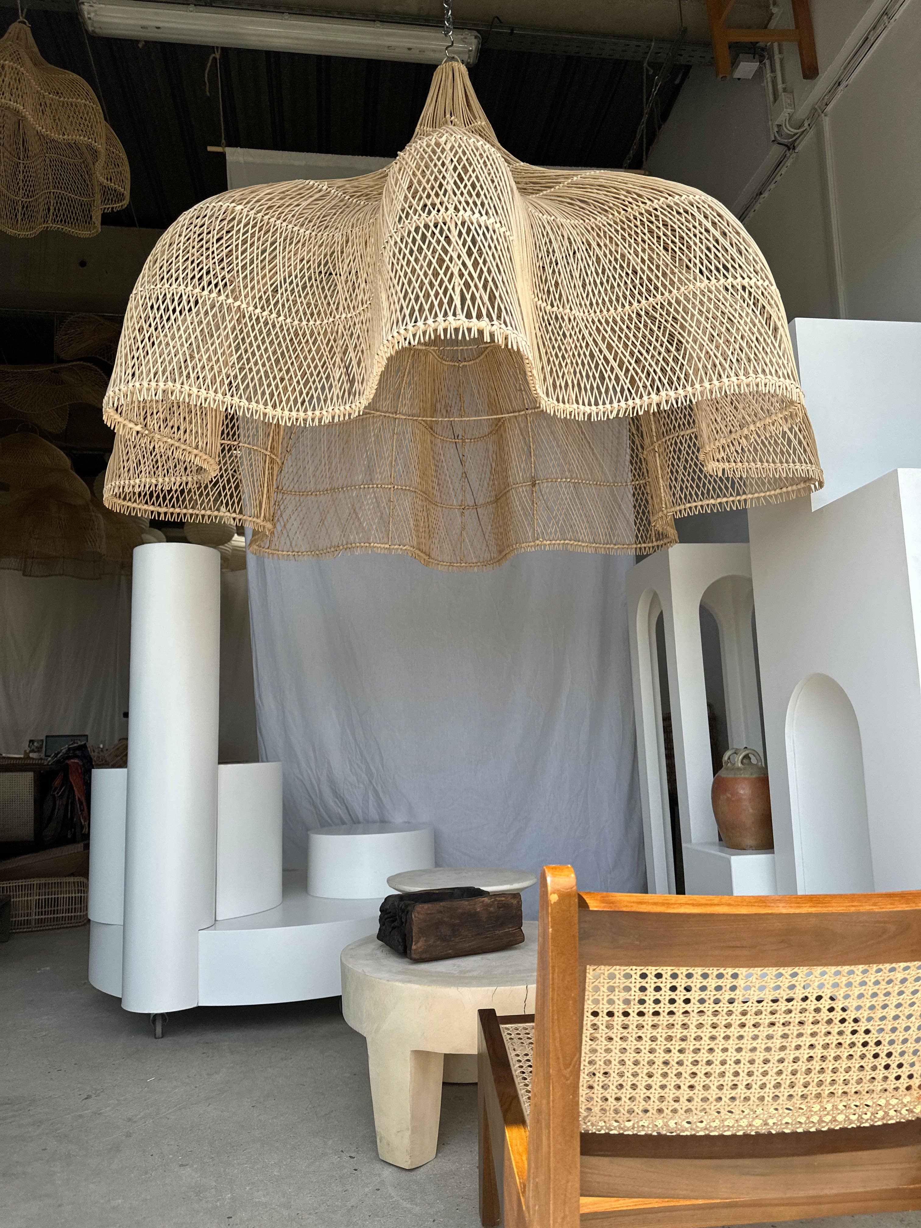 Office Objets - Wholesale Chandelier/Hanging Light - Immense rattan suspension in the shape of a flower, tulip, corolla H:1m; D:1m50184