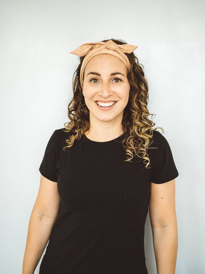 Kamelfarbene Krawatte aus Microsuede für den Großhandel von Bizzy B Crafts