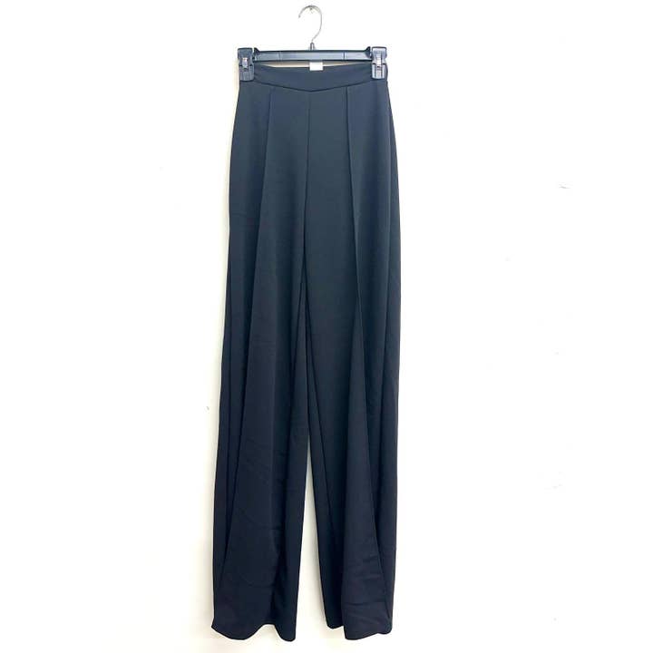 PANTALONES DE CREPÉ TECNOLÓGICO CON PINZAS B11266 para venta al por mayor de Uptown Apparel