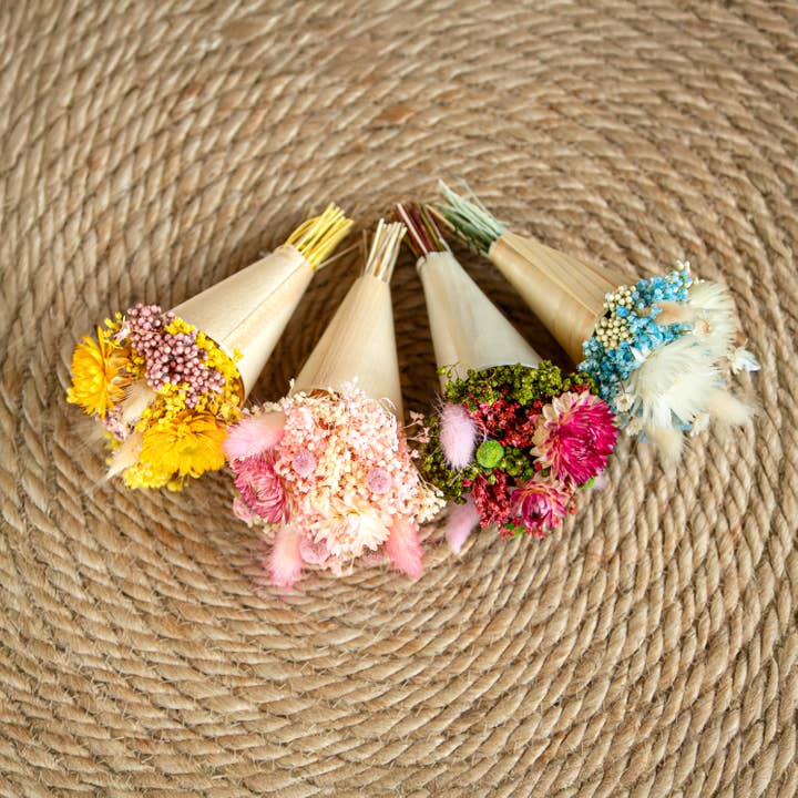 Central Market Flowers - Wholesale Dried/Pressed Flowers - Everlasting Pixie Mini-Bouquet - Spring Garden Mix