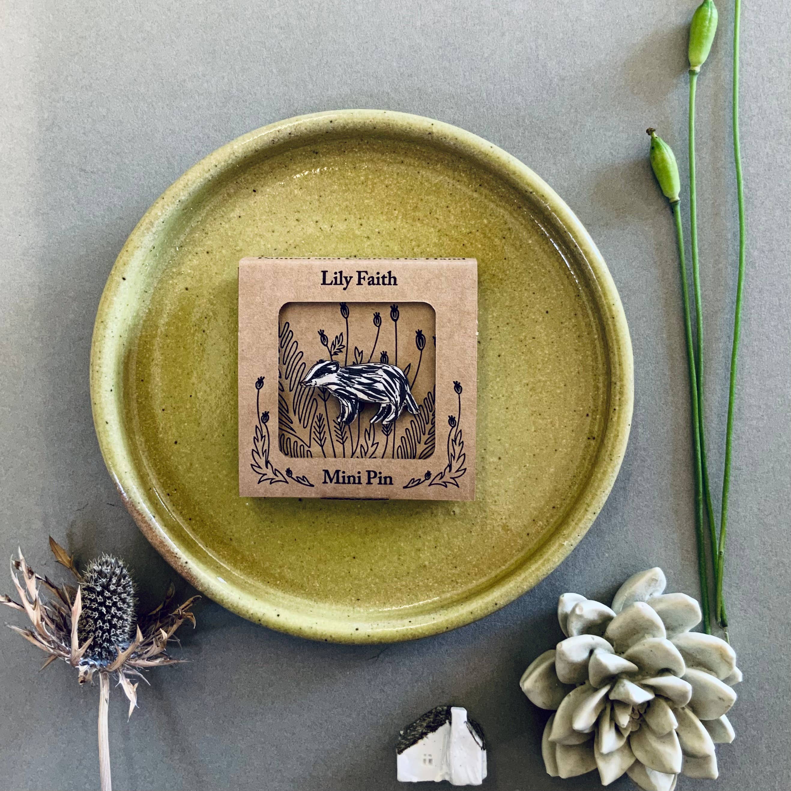 Lily Faith – wholesale Brooch – Badger Mini Pin Brooch1