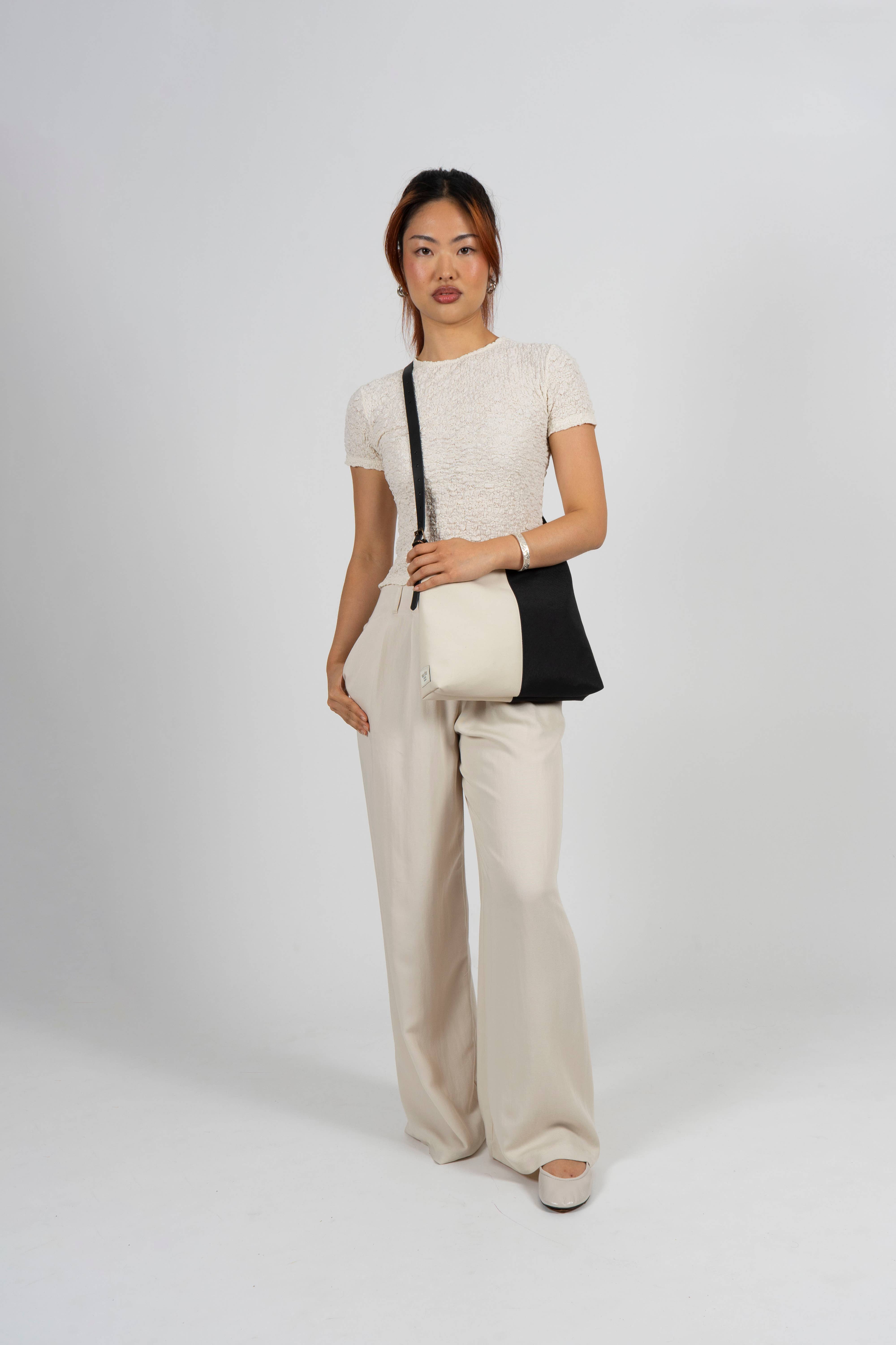 Reliée Studio - Wholesale Shoulder Bag - Women's - Black and white WATERPROOF bag with leather strap - Bianca5