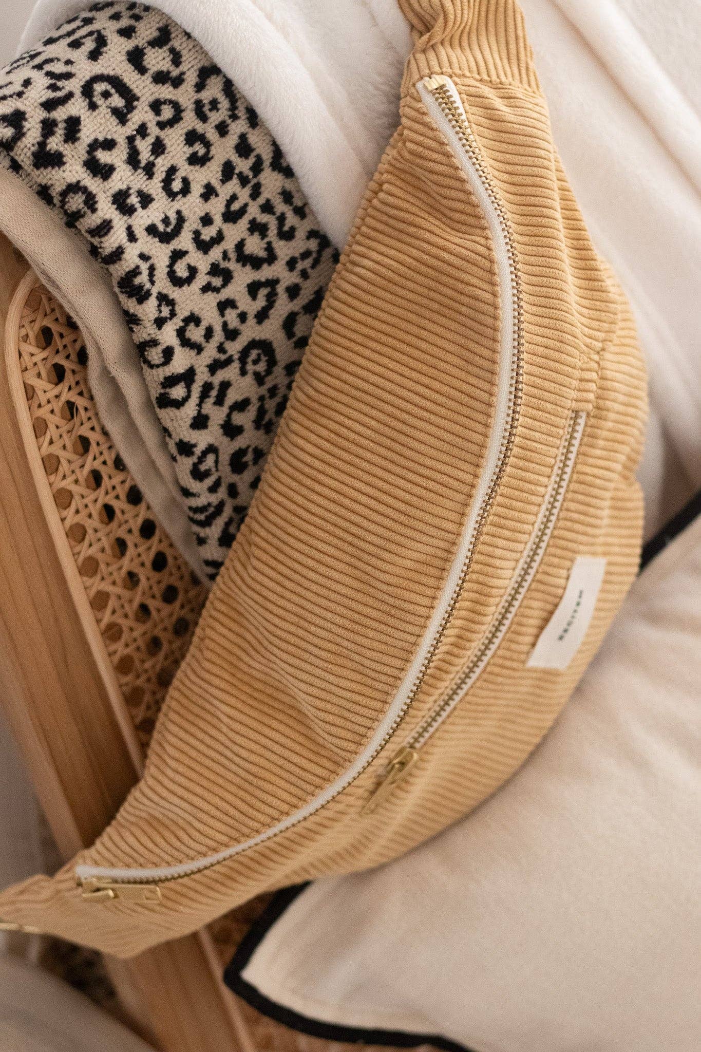 Recitem - Wholesale Crossbody Bag - Unisex - Banane Jade1