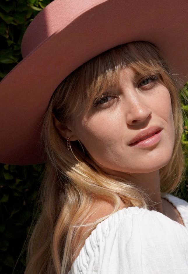 May Martin - Vendita all'ingrosso Orecchini pendenti - Post con tre maglie orecchini1