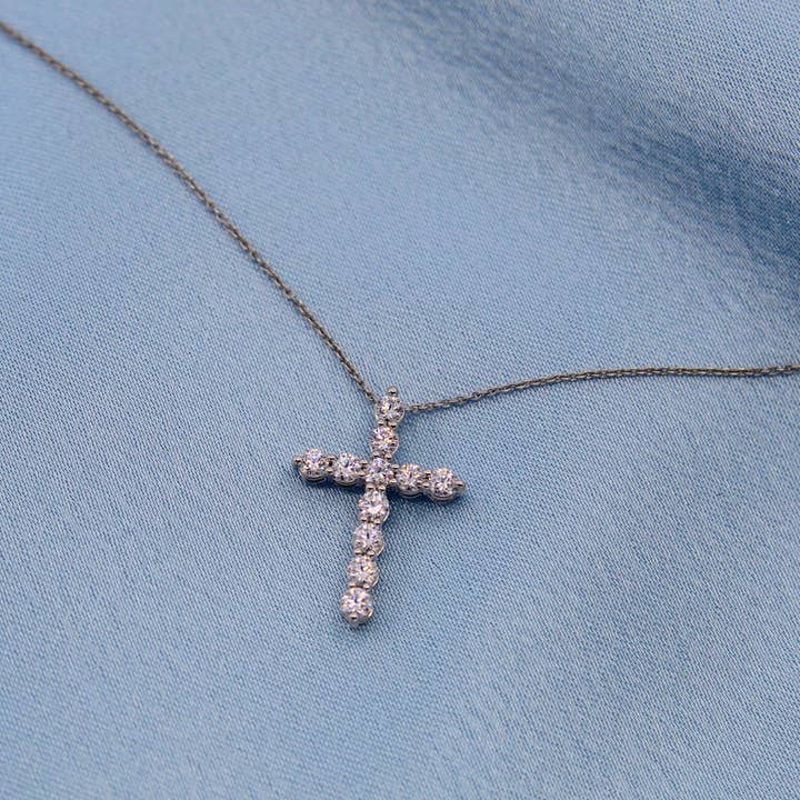 Fifth and Fine - Wholesale Pendant/Charm Necklace - 1/5Cttw to 1.00Cttw Classic Diamond Cross Pendant in Silver13