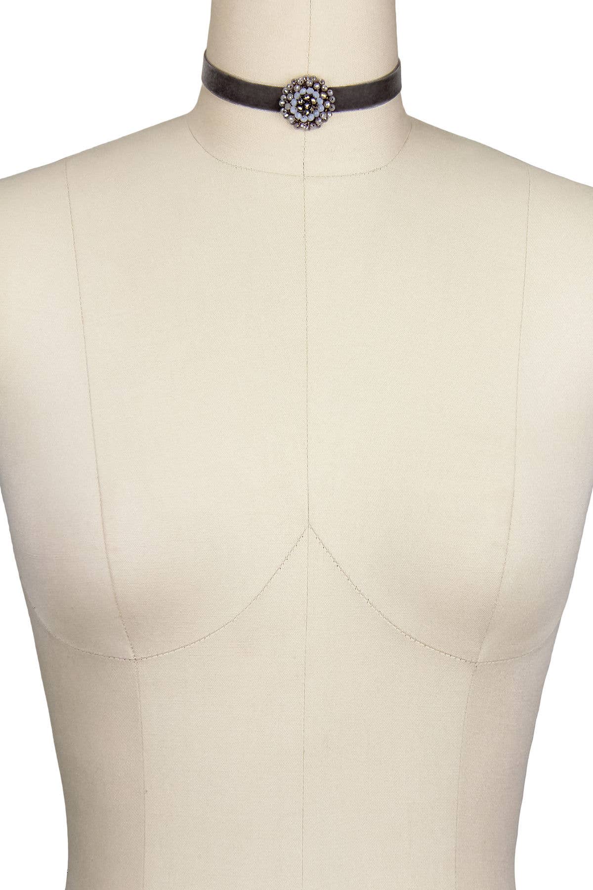 Veroma Gifts - Wholesale Choker/Collar - Velvet Choker Necklace with Beaded Flower1