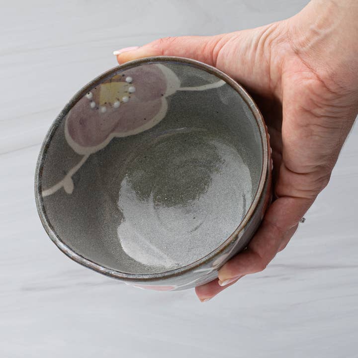 Aprikalife – Tigela por atacado – Tigela de chá matcha cinza japonesa artesanal com flores4