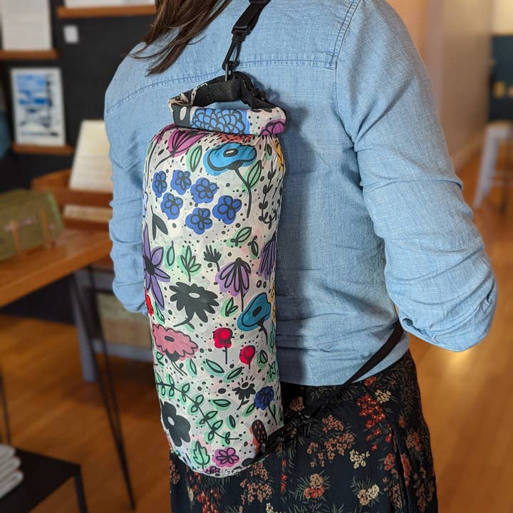 Brainstorm - Wholesale Travel Blanket - Flowerbed Puffy Travel Blanket1