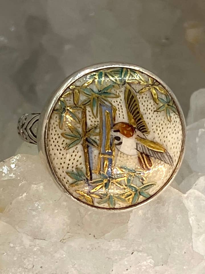 Bouton antique Satsuma en porcelaine peint à la main en or 24 carats pour la vente par Antique Button Jewelry by Elizabeth Ngo