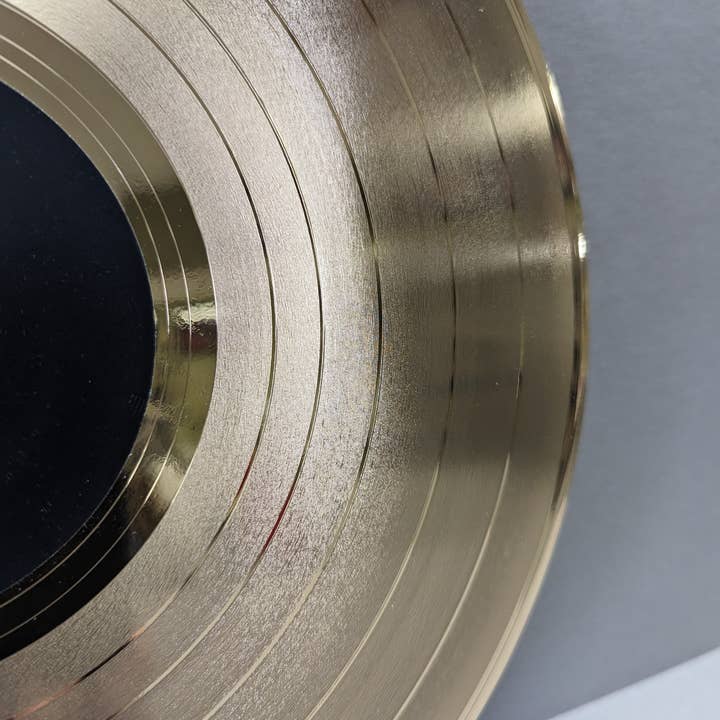 Gold Record Outlet – wholesale Wall Accent – Bee Gees "Saturday Night Fever" LP Record Wall Art2