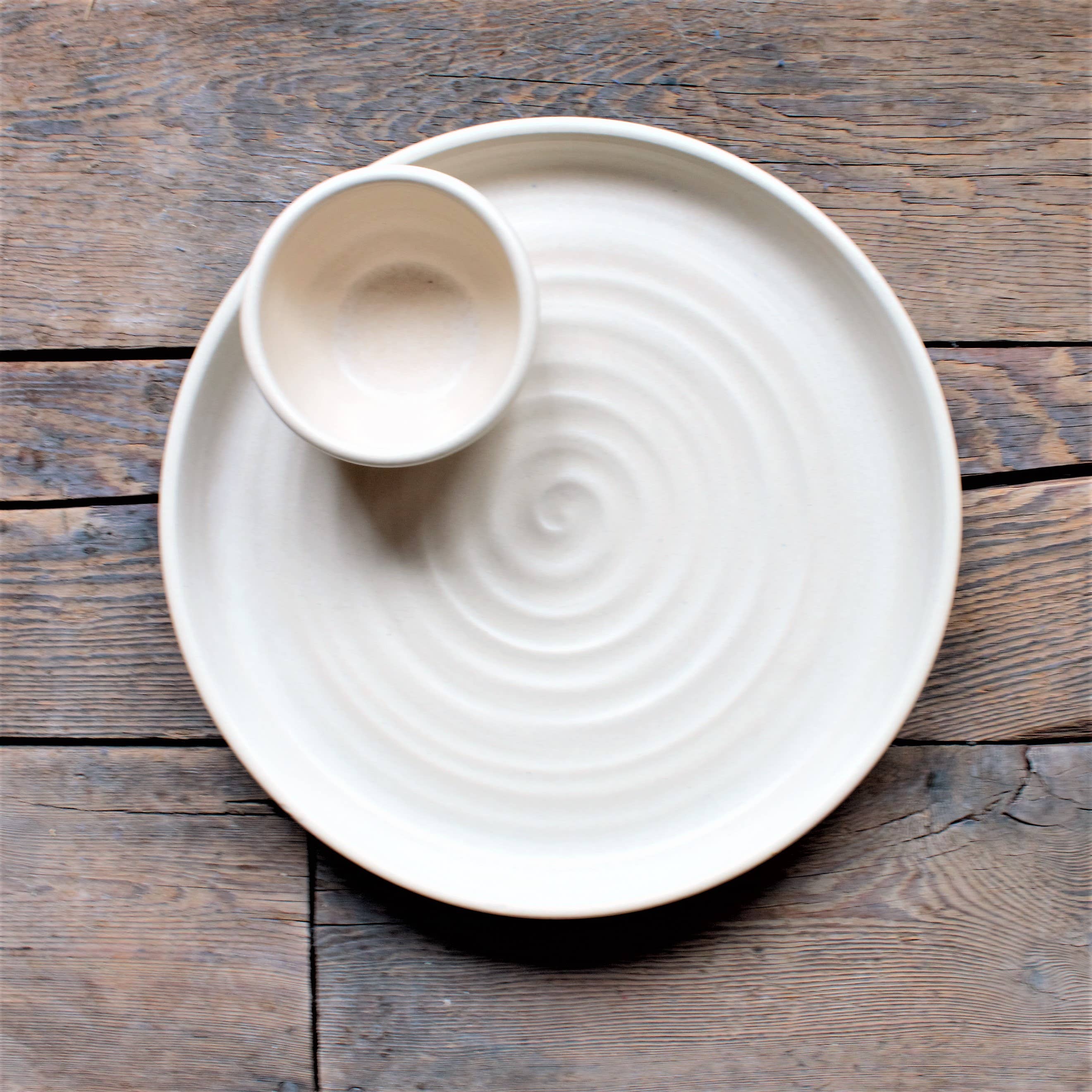 Rowe Pottery - Wholesale Dinnerware Set - Farmhouse Ridges 14" Chip & Dip Set - Drift White1