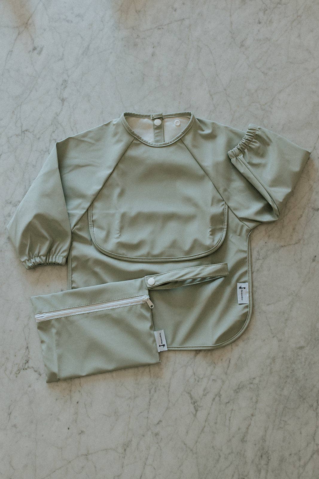 Micasso & Co - Wholesale Apron - Kids - Long-sleeve bib with integrated pocket26