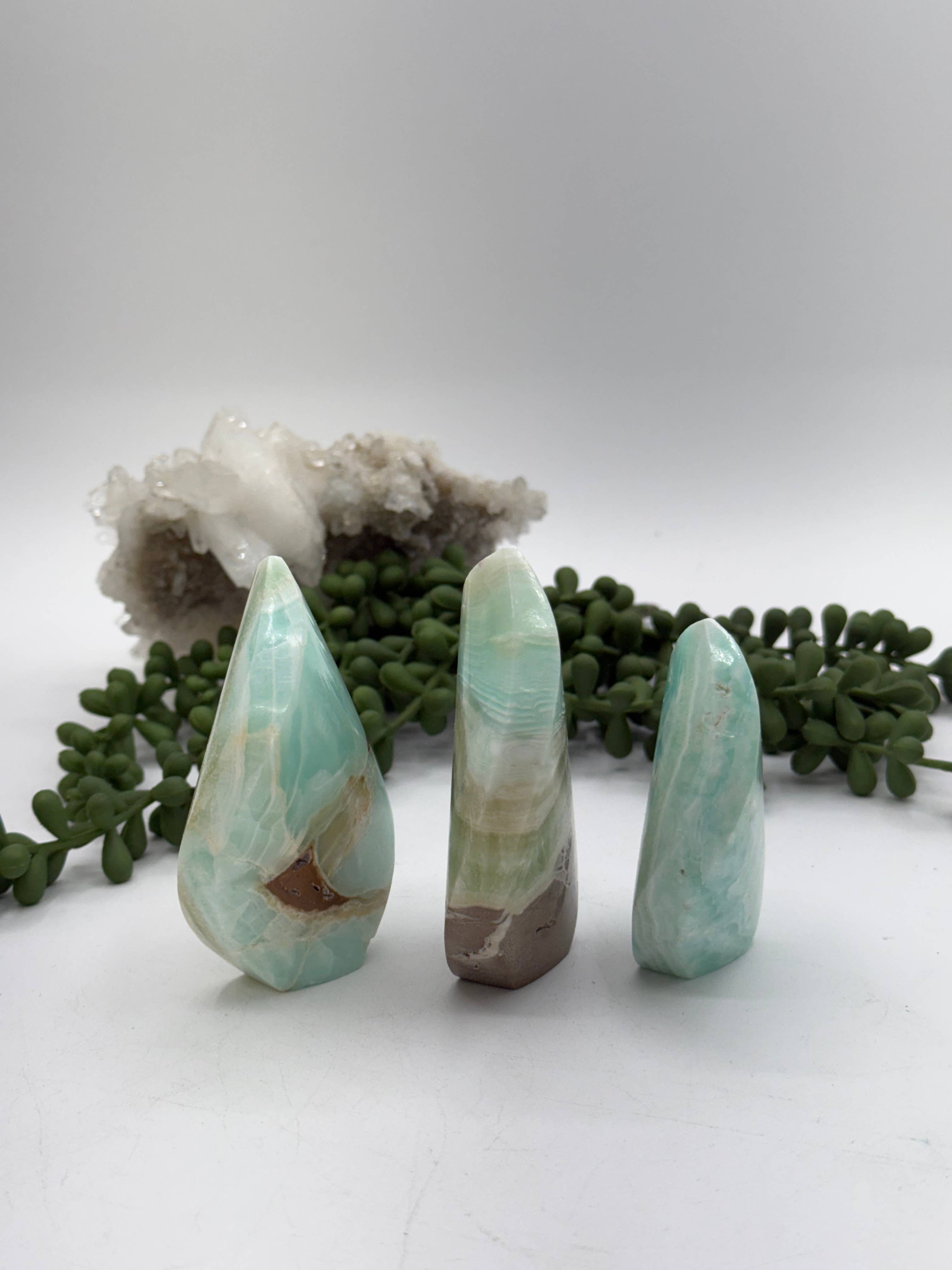 Meraki Gemstones - Wholesale Spiritual Stone/Crystal - Caribbean Calcite Gemstone Flame/Freeform (0.5kg/1.1lb)4