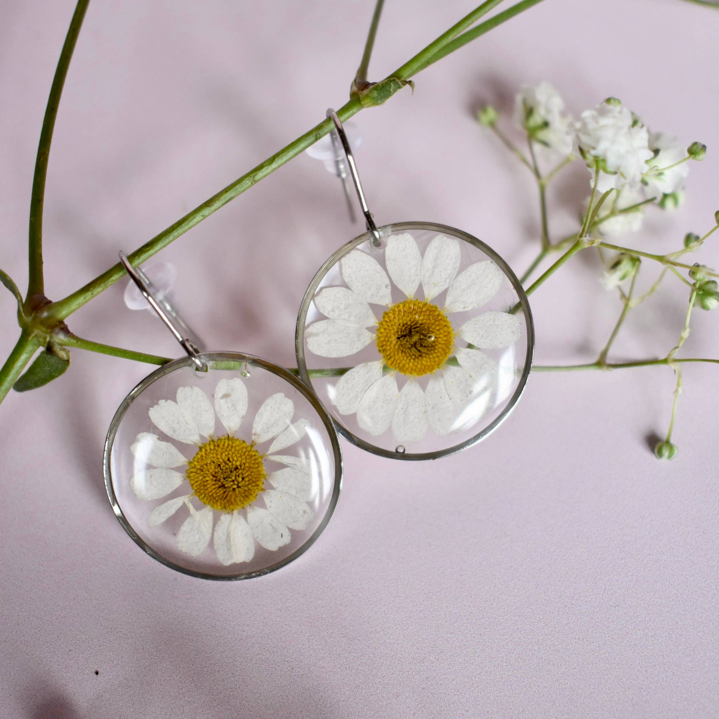 Rose & Bramley – wholesale Dangle earrings – Daisy Earrings2
