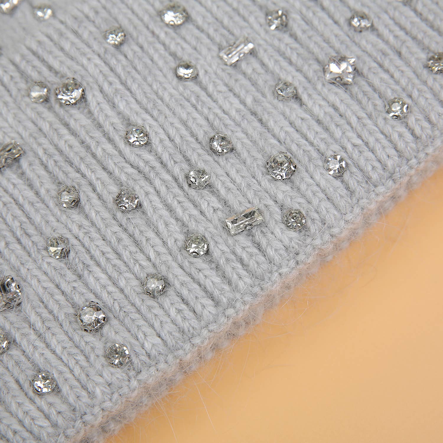 PEACH ACCESSORIES – Engroshandel Beanie - Dame – Glitrende Juvel Pompom Hat SD1159