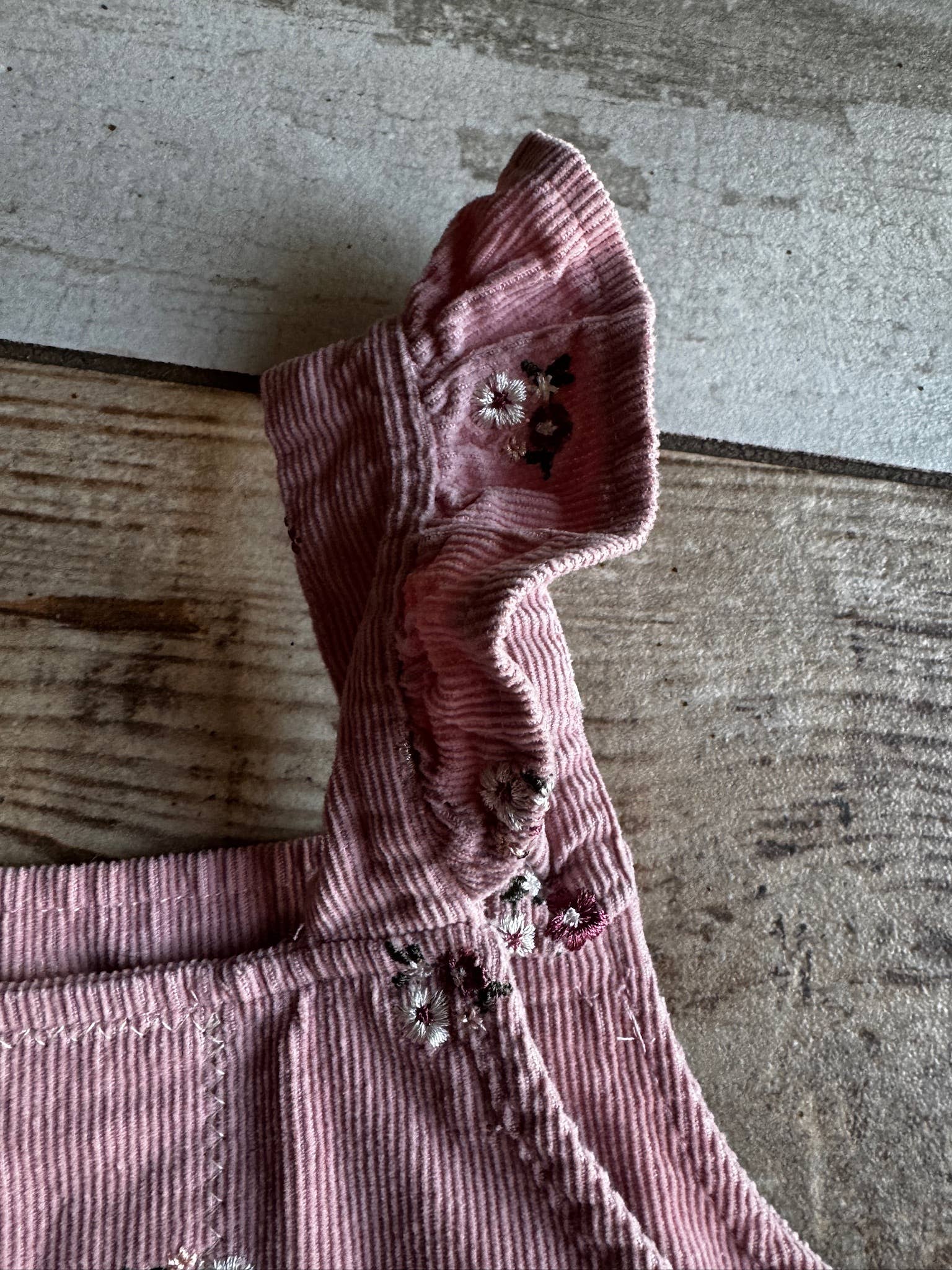 Hammy Downs Threads - Wholesale Dress - Kids - Floral Cord Jumper Dress
Sz-12M Only 1 Avail. One of A Kind6