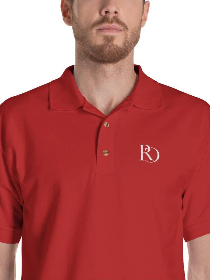 RC broderet poloshirt for engroshandel hos Red Crown Clothing LLC