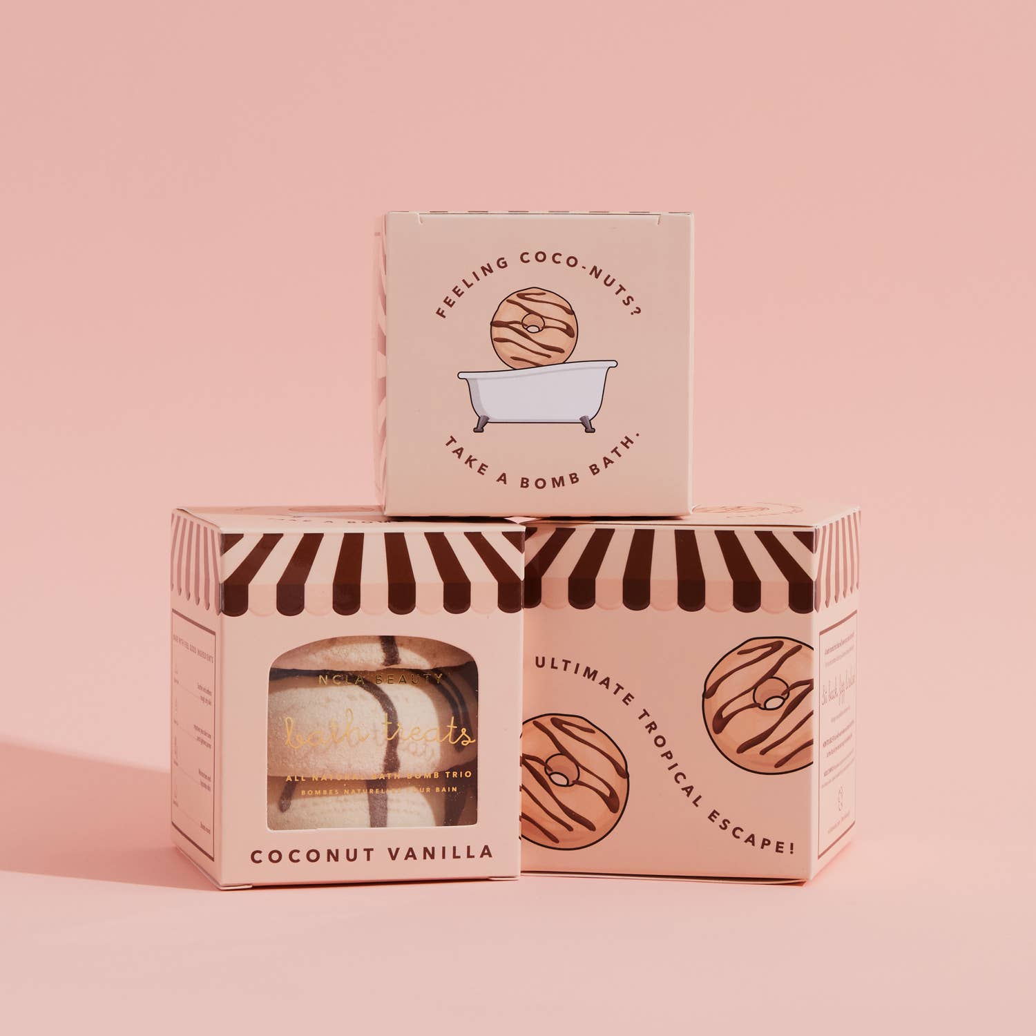 NCLA Beauty – Engroshandel Badekugle – Kokos- og vanilje badebomber – sæt med 3 donutformede badegodter4
