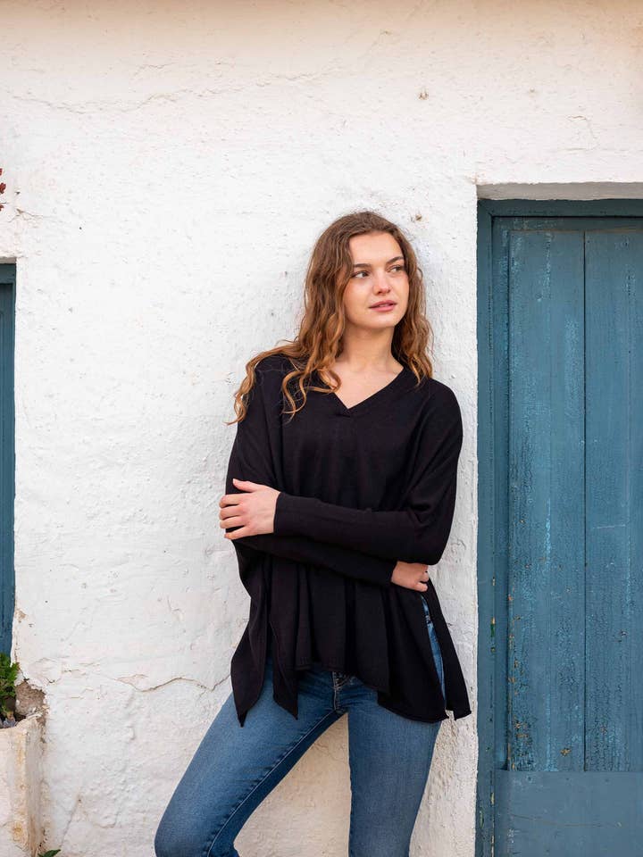 MERSEA - Wholesale Knit Top - Women's - Catalina V Neck Sweater79