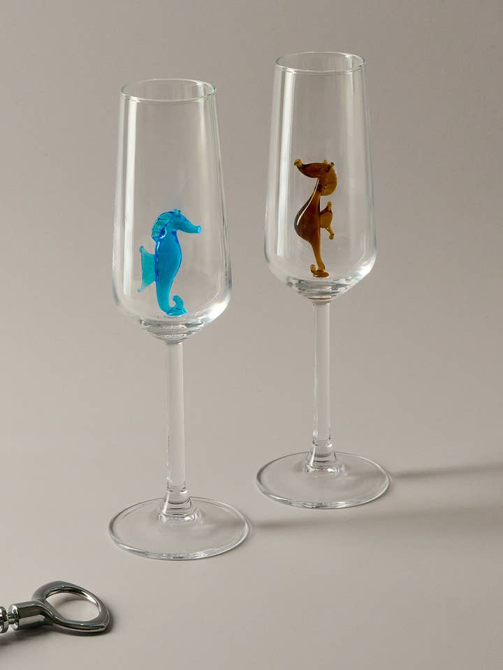 Verres à champagne avec hippocampes pour la vente par Glamuran Berlin