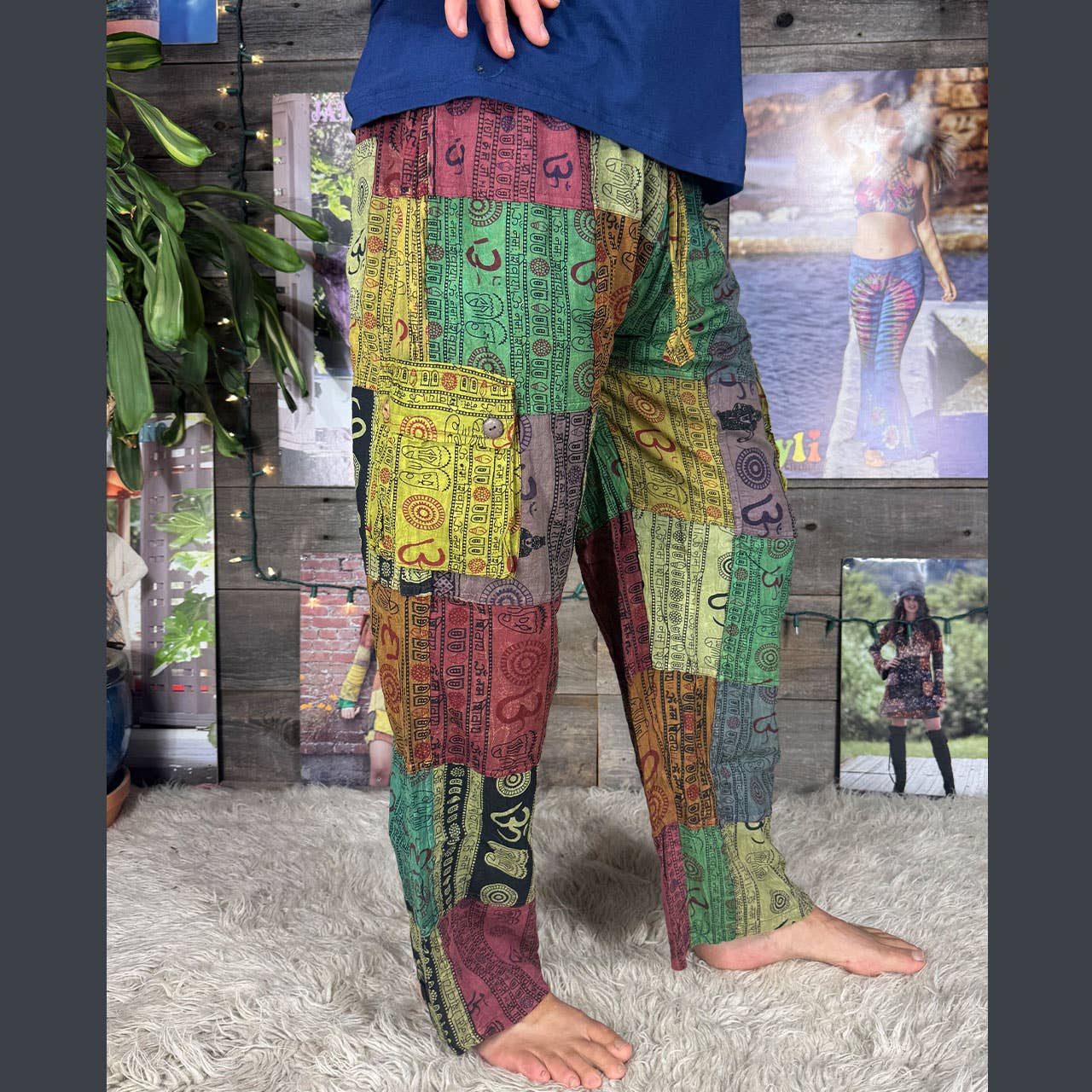 Assortito Pantaloni cargo patchwork in cotone stonewashed riciclato in vendita all'ingrosso su Faire4