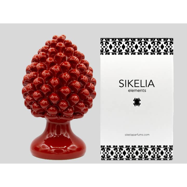 Sikelia Parfums – Engroshandel Bordpynt – ATMA FYRREKOGLEN I HÅNDDEKORERET SICILIANSK KERAMIK