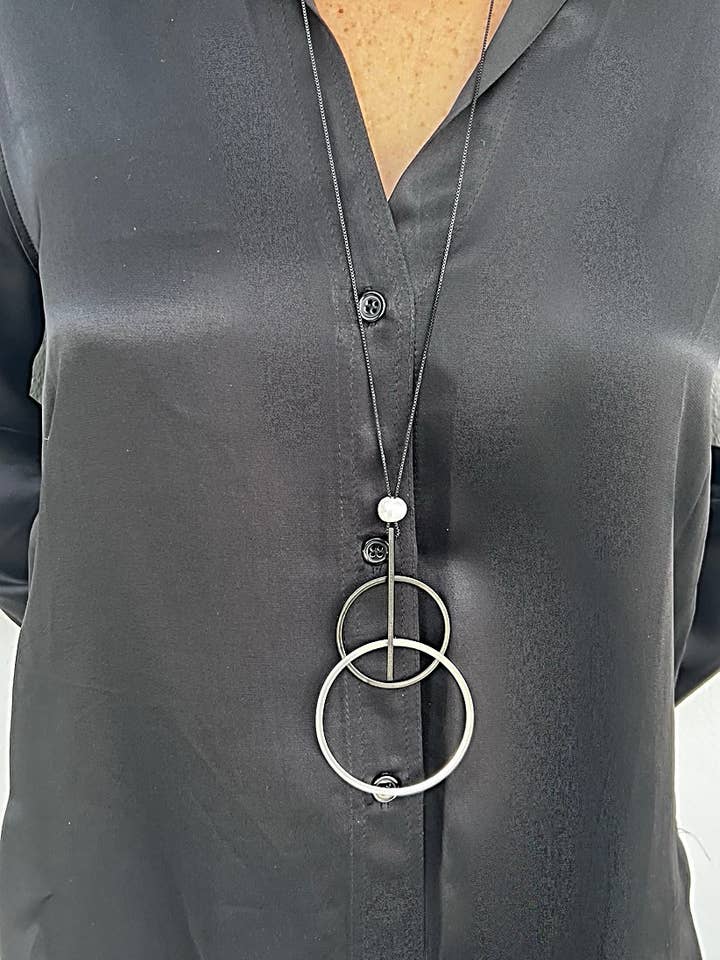 Collier Geneveve pour la vente par Escape from Paris