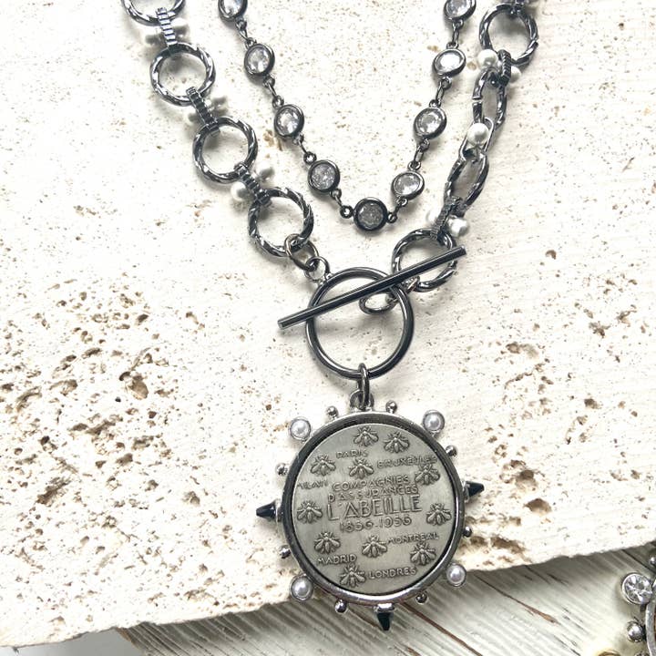 VB&CO Designs Handmade Jewelry – wholesale Pärlband/Pärlhalsband – Klar kristall gunmetal lagerhalsband boutique salong2