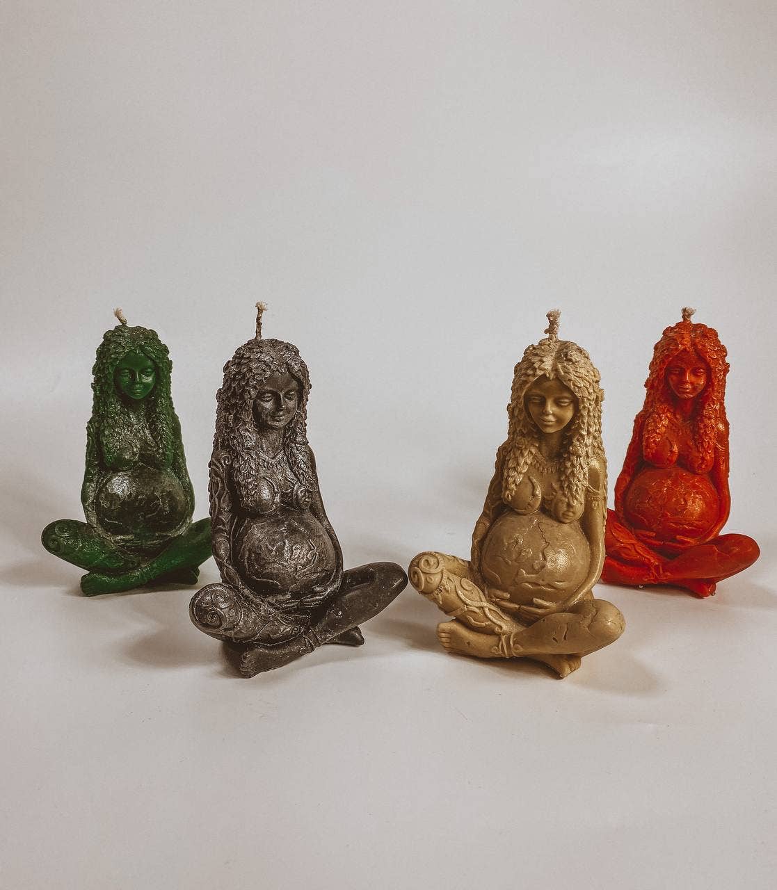 whatever workshop - Wholesale Novelty Candle - Beeswax candle Goddess of the earth Gaia17