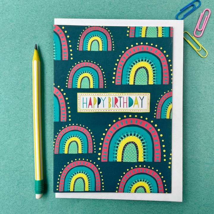 Joyeux anniversaire Rainbows pour la vente par Anna Treliving Design