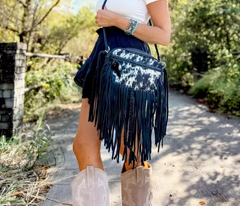 Boho Ranch Shop - Venta al por mayor Bandolera - Mujer - Monedero THE MEGAN CROSSBODY de piel de vacuno Western Tooled6