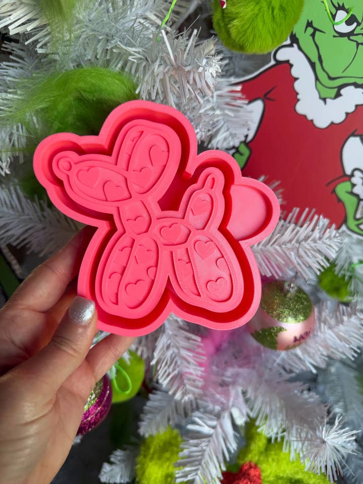 Chien Ballon Cœur Voiture Freshie ✨À VENIR BIENTÔT✨ pour la vente par Sassy Fras Couture