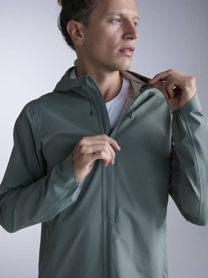 Ignition Shield Waterproof Jacket for wholesale by 2XU