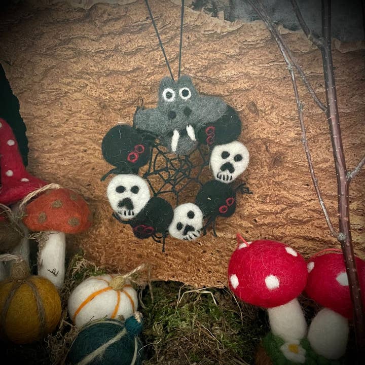 Felt So Good - Vendita all'ingrosso Decorazione - Mini ghirlanda macabra in feltro fatta a mano da appendere per Halloween1