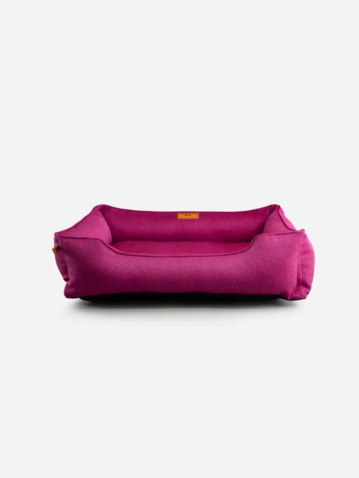Lit pour chien dormeur rose baie pour la vente par Chester & Lee