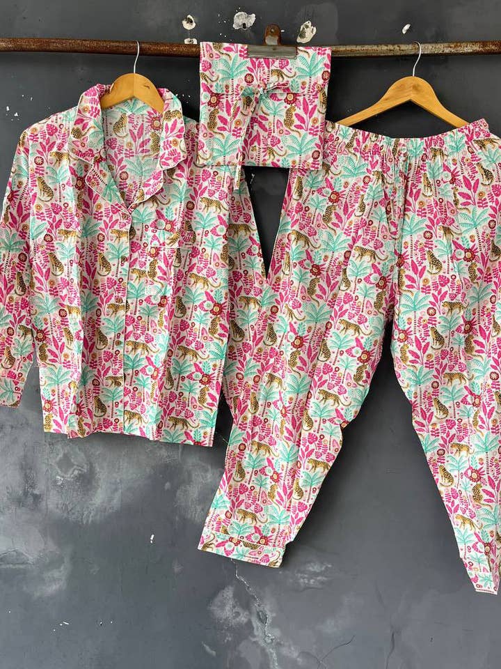 Blommönstrad festklädningsdräkt Bomull nattdräkt kvinnor Pj-uppsättningar för wholesale av bhavnas boutique