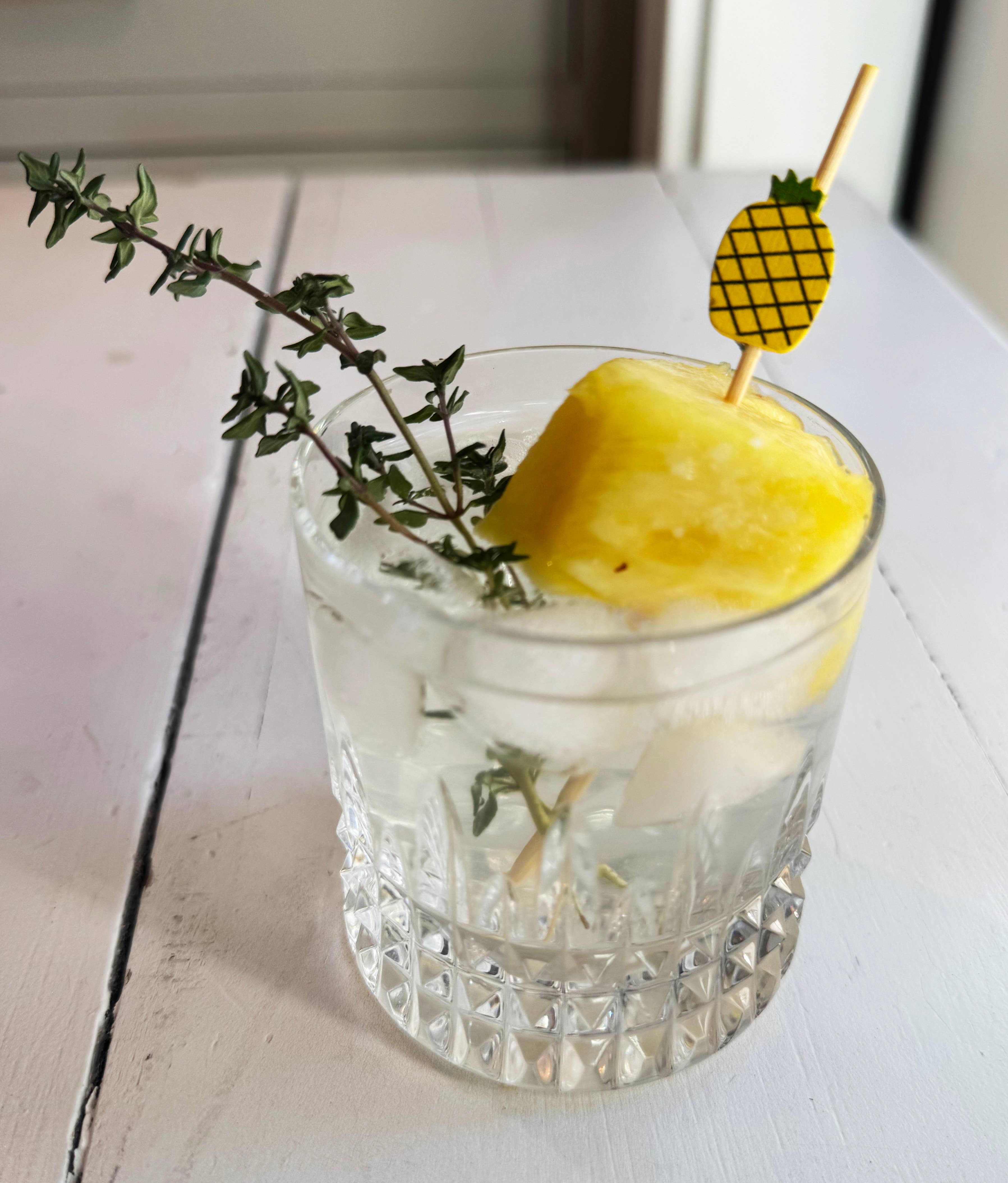 Sweet Divide - Wholesale Cocktail Pick - 4.75" Cocktail & Appetizer Picks - Fruit Counter - 40 Pk CDU5