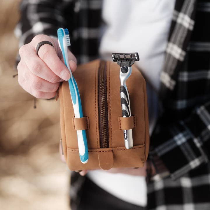 Boucle Kihei Dopp pour la vente par Rōmfrē Travel Co.