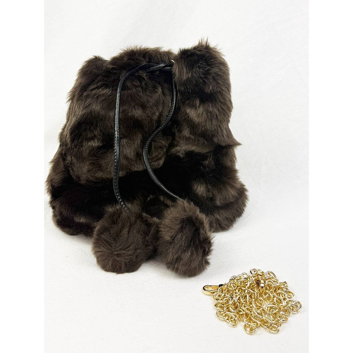 Love and Repeat – wholesale Drawstring bag – women's – Faux Fur Drawstring Bucket Bag3