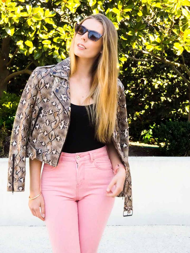 Orm Florence Skinnjacka | Snake Print för wholesale på Faire3