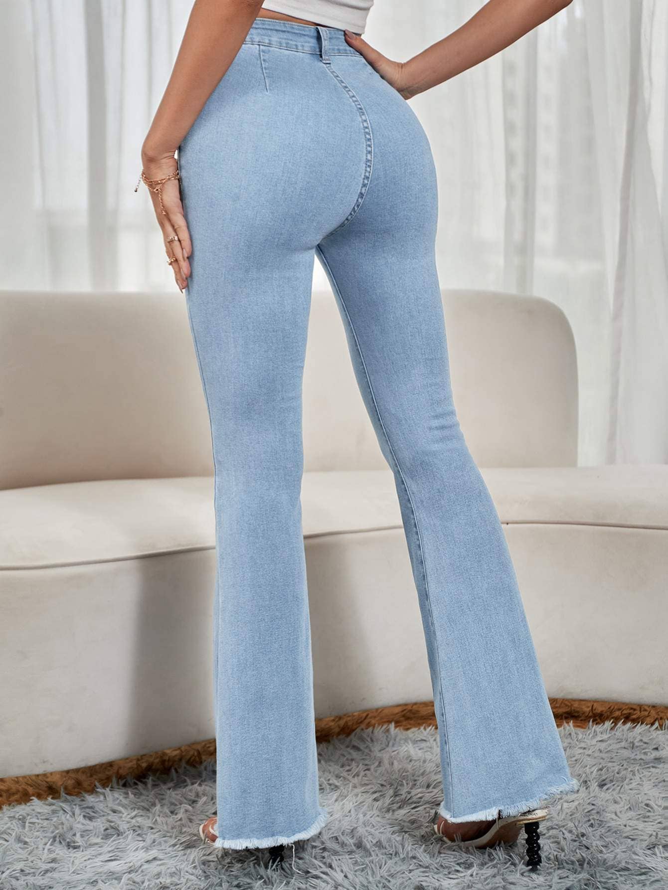 Flarix - Vente Jean – femme - jean évasé à empiècements et ourlet4