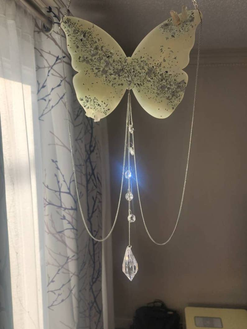 Grey Stone boutique - Wholesale Suncatcher - Handmade Butterfly Crystal Suncatcher, Rainbow Maker1