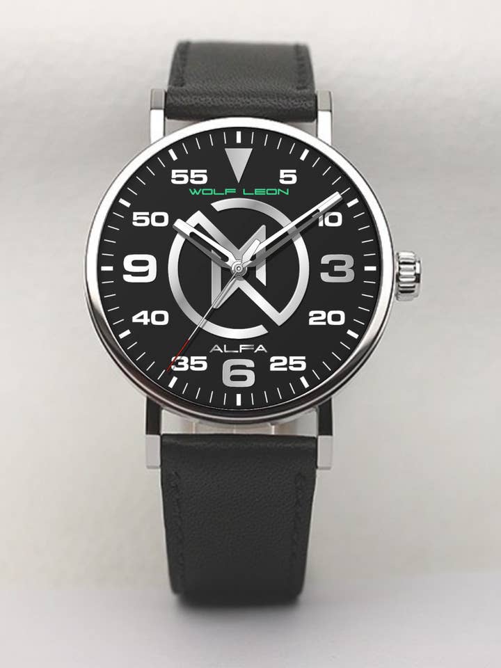 ALFA- montre minimaliste pour la vente par WOLF LEON