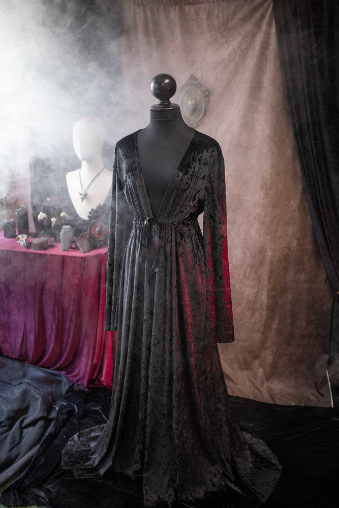 Costurero Real - Wholesale Costume - Women's - Black Velvet Robe, Vampire Goth Costume, Elegant Overdress2