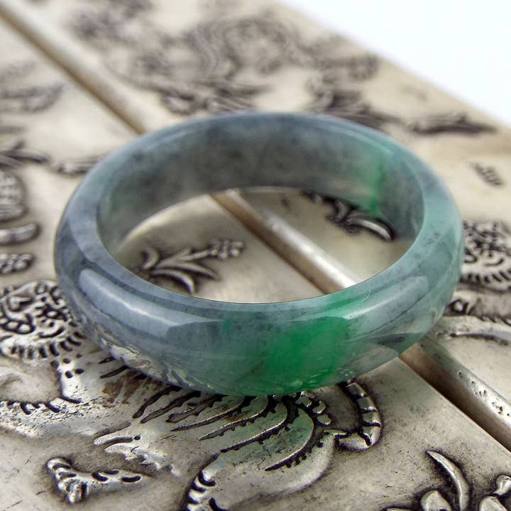 Bague en jade naturel gris et vert taille US 8 pour la vente par Vintagecollection888