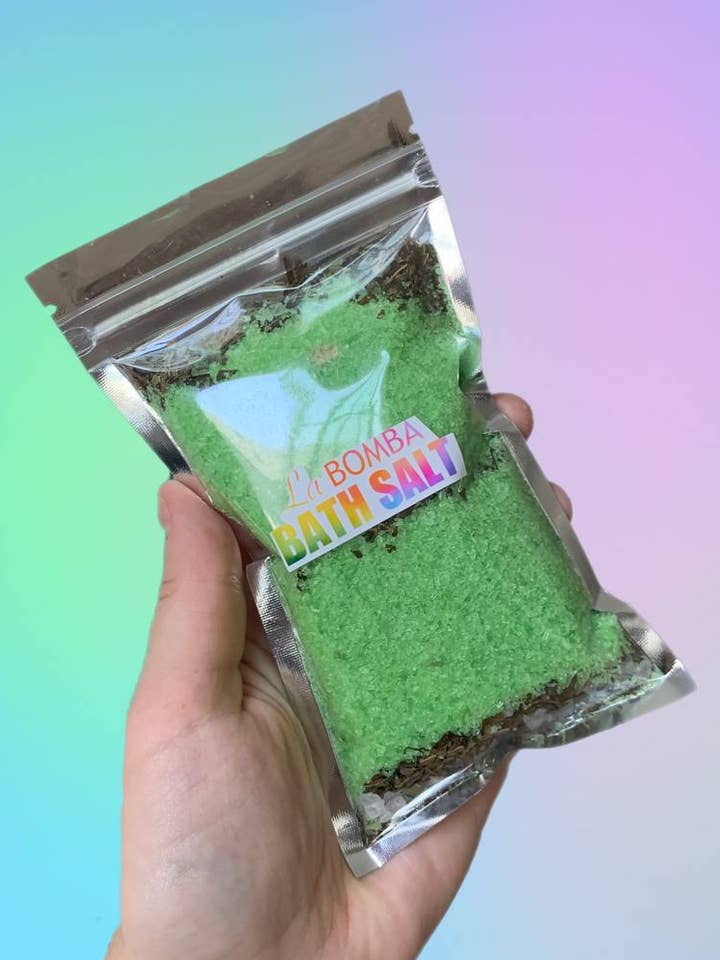 Sel de bain (sel de l'Himalaya, d'Epsom, de la mer Morte avec huile de menthe) pour la vente par La Bomba