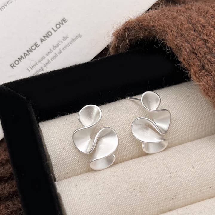 SIMPLE GEOMETRIC DESIGN EARRINGS FOR WOMEN_CWAJE3136 for wholesale by ACCITY