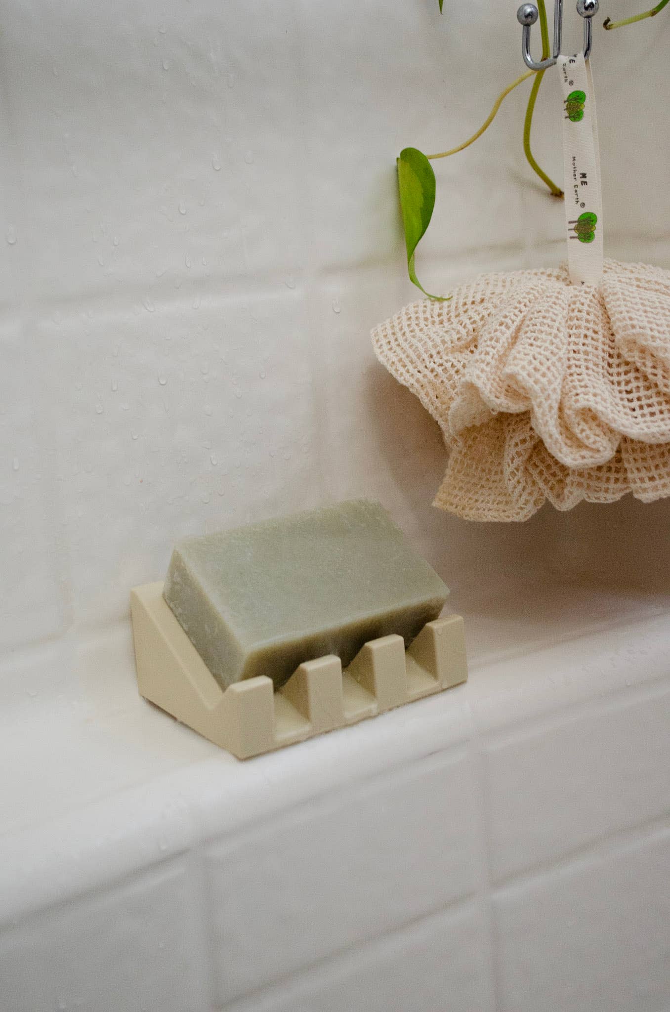 Me Mother Earth - Wholesale Bath Soap Dish - Silicone Draining Soap Dish5